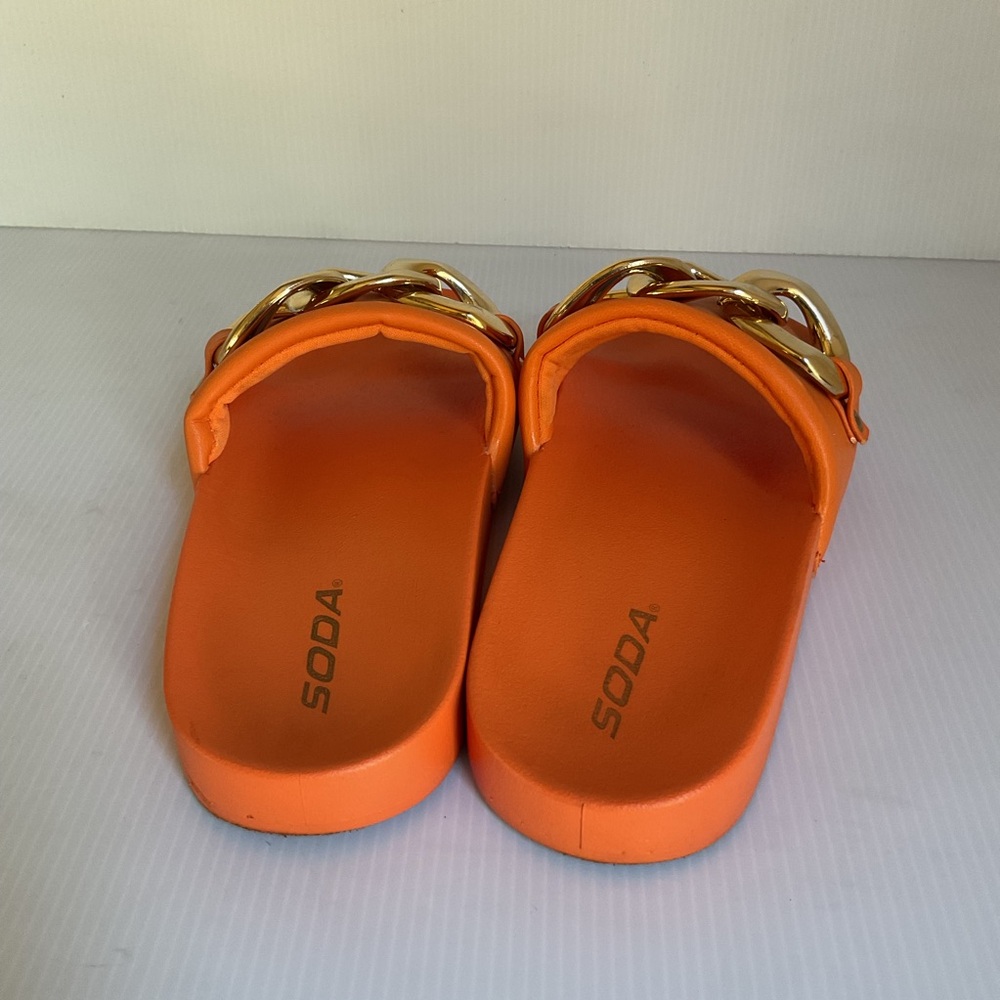 SODA Orange Slide Sandals with Gold Chain Women’s Size 6 - Picture 6 of 7
